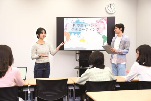 国際メディア学科