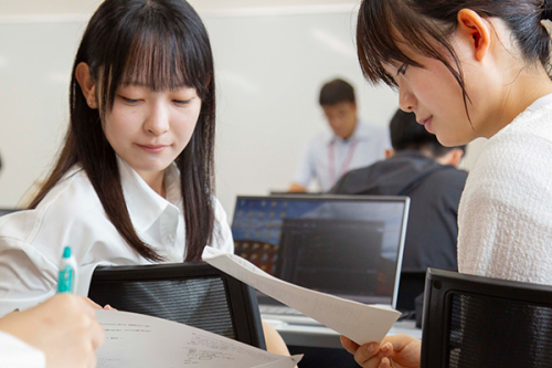 情報システム科（2年制・70名）