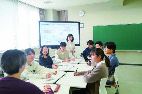 経済学科（340名）