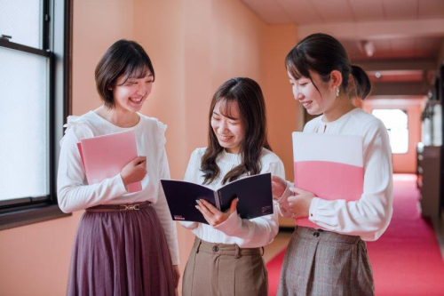 平安女学院大学