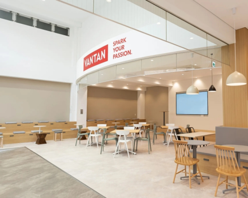 KADOKAWAドワンゴ情報工科学院 大学部
