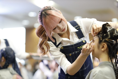ヘアメイクコース / ヘアメイク美容師国家資格取得コース / 韓国留学コース