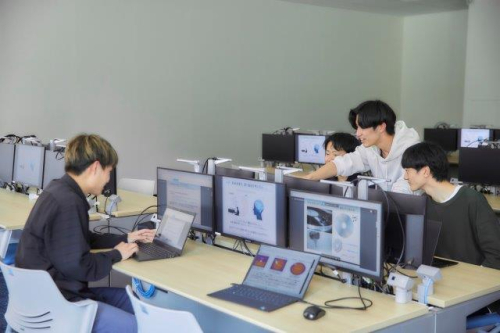 情報学科