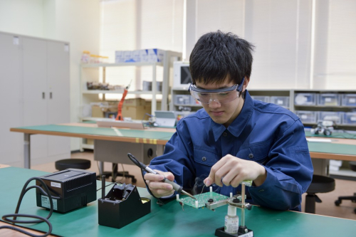 電子情報技術科