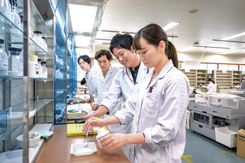 薬学科
