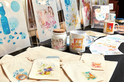 憧れのイラストレーターを目指し、まずはデザイン業界に就職！