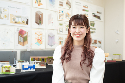 デザイン×技術の双方を持ち合わせ、インテリア業界での活躍を目指します。