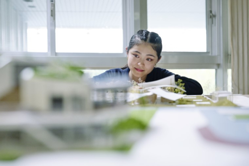 東海工業専門学校金山校