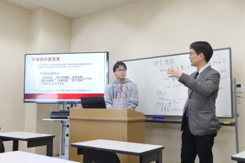 総合社会学科　経済・経営コース