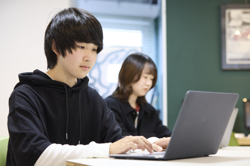 日本デザイナー芸術学院