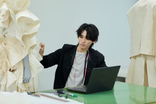アパレル技術科（3年次にバーチャルファッションコースを設置）