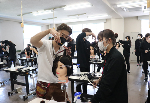 カットコース