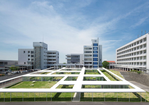 愛知産業大学