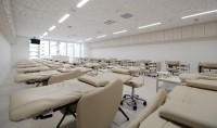 まつエク専用の空調設備と最新機材が整った環境で勉強します。