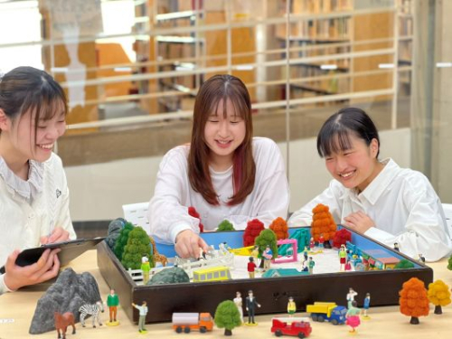 心理コミュニケーション学科