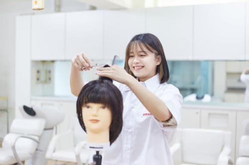 尼崎理容美容専門学校