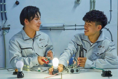 電気通信システム専攻（2年制）