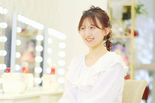 富山県立富山第一高校出身 2年 ブライダル科 栄 舞音花さん