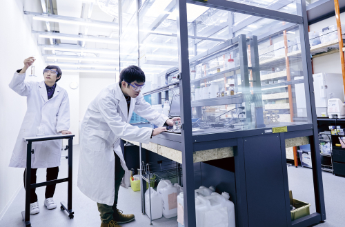 基礎理工学科 応用化学専攻