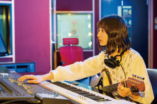 アーティスト＆プロデューサーコース(ヴォーカル専攻/ギター専攻/ベース専攻/ドラム専攻/キーボード専攻)