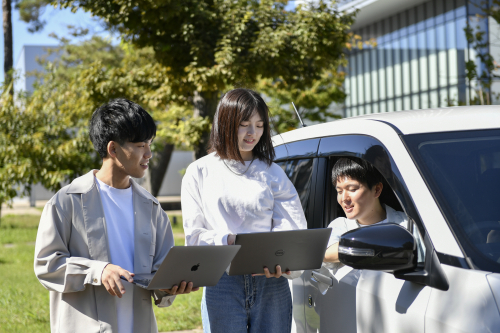 仲間との学修の様子