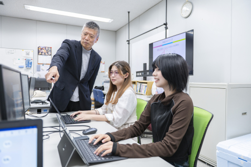 データサイエンス、プログラミングやAI、経営工学が学べる