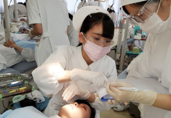 埼玉歯科衛生専門学校
