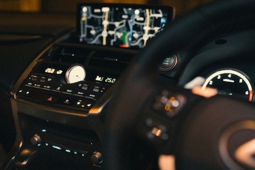 自動車業界